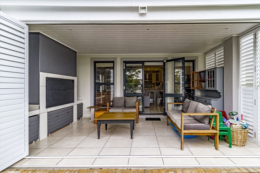 3 Bedroom Property for Sale in Heldervue Western Cape